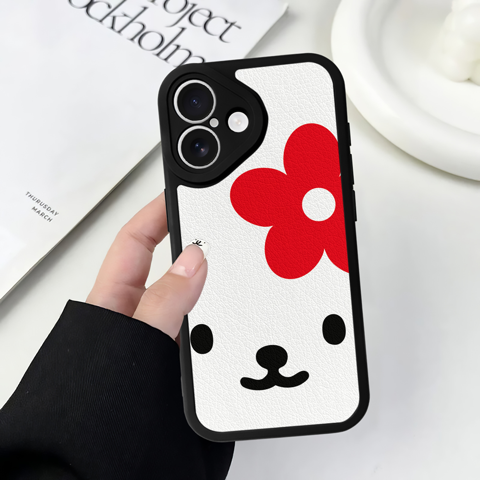 （画像用） Hello Kitty ハローキティ 【iPhone 16シリーズ対応】シリコンスマホケース（レザー調） 材質：シリコン